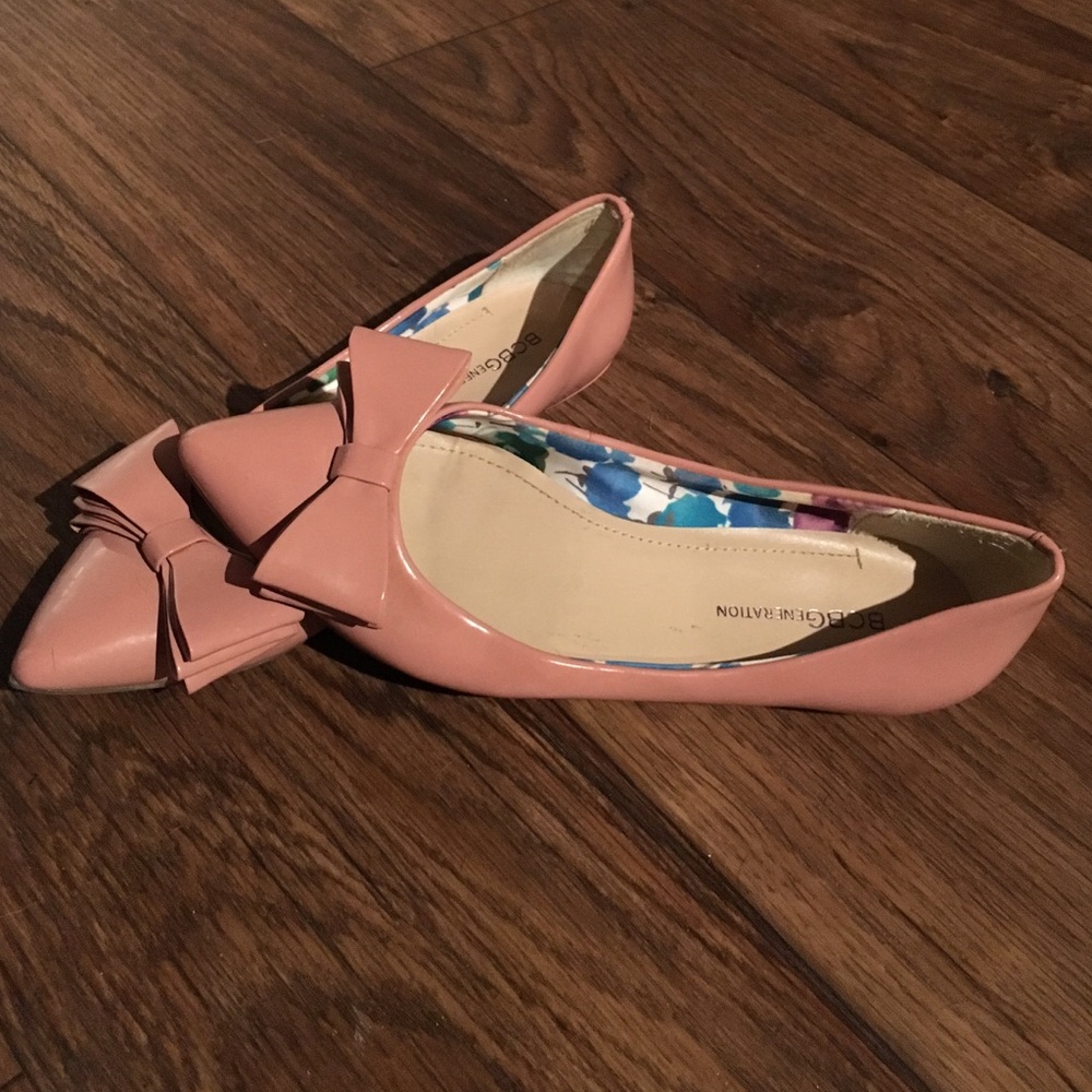 BCBGeneration bow flats